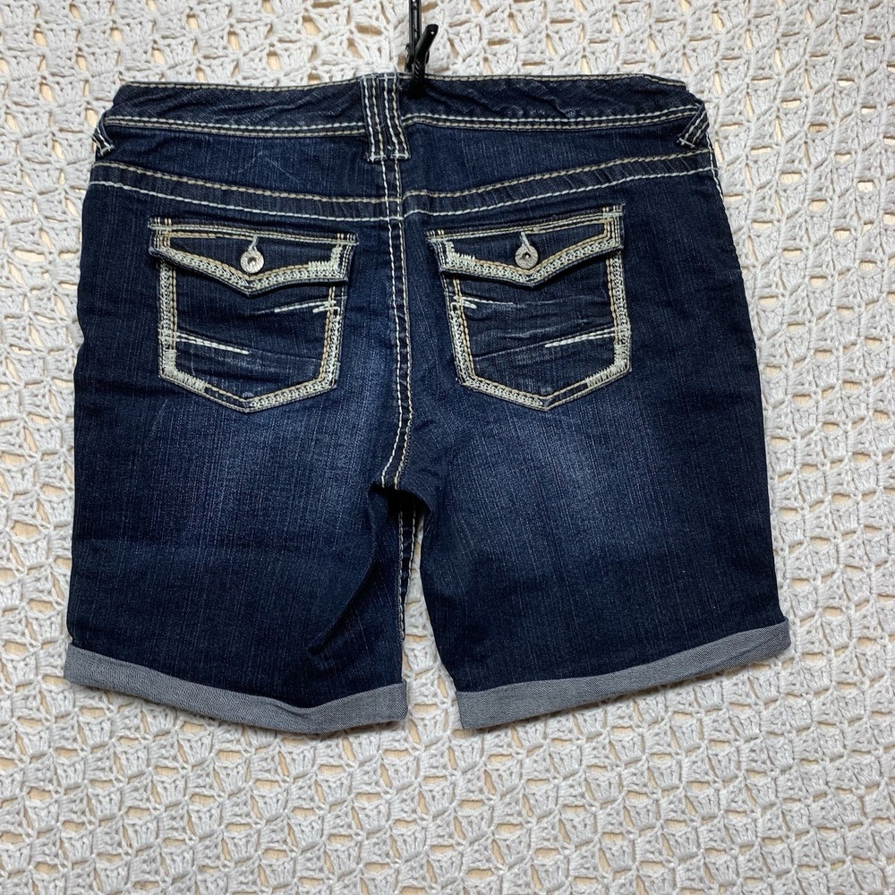 Maurices Jean Shorts Women's‎ Sz 9/10 Blue Denim  Embroidered Pockets Waist 33